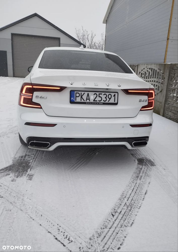 Volvo S60 B4 B R-Design - 3