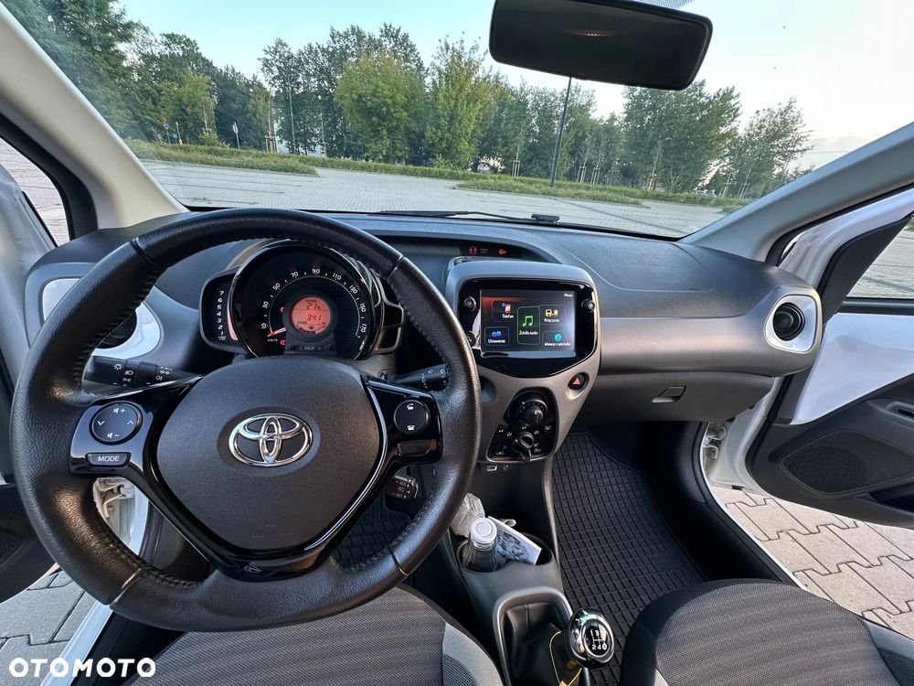 Toyota Aygo x-play - 15