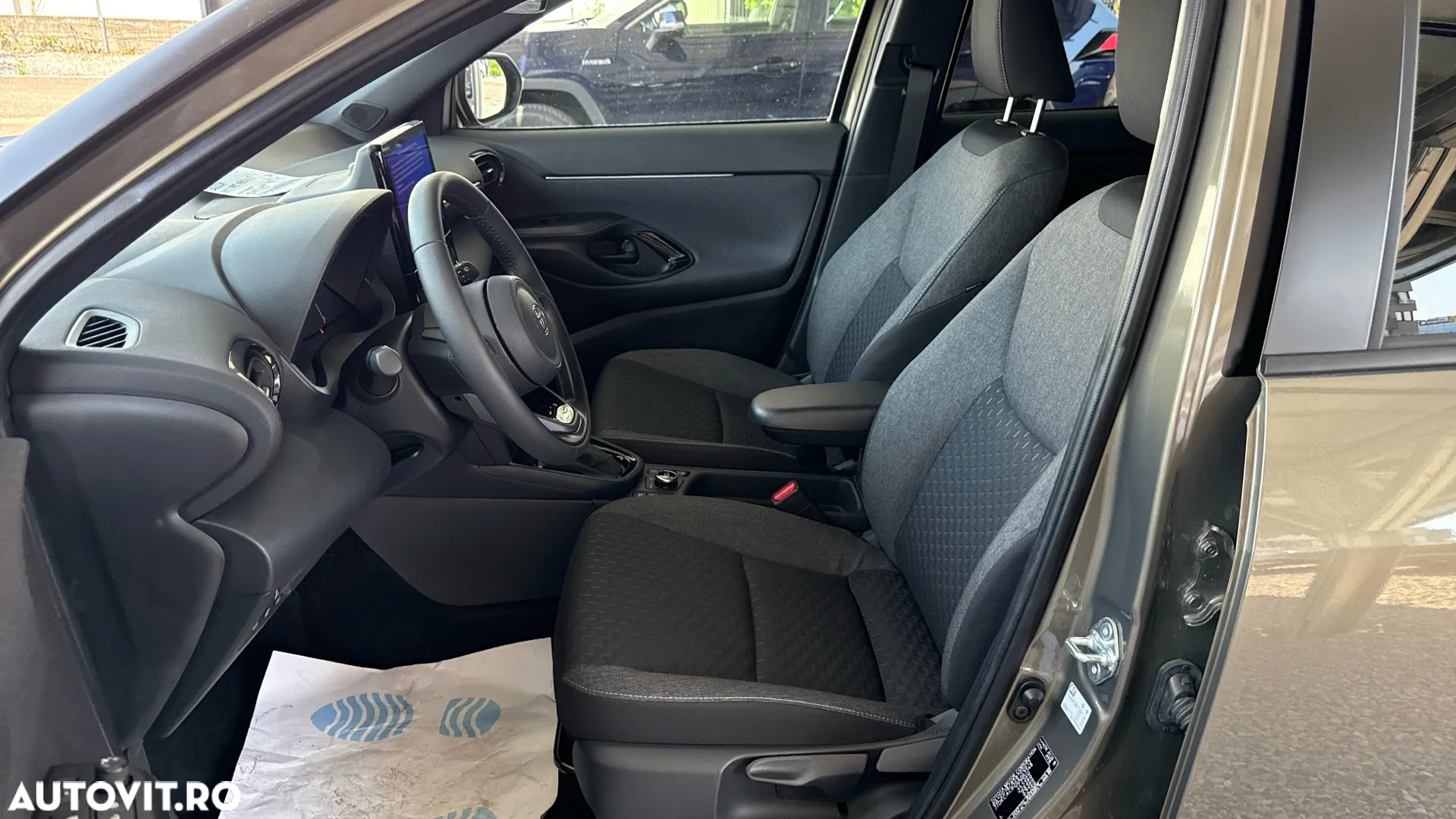 Toyota Yaris Cross 1.5 VVT-i HSD 4x4 Dynamic - 19