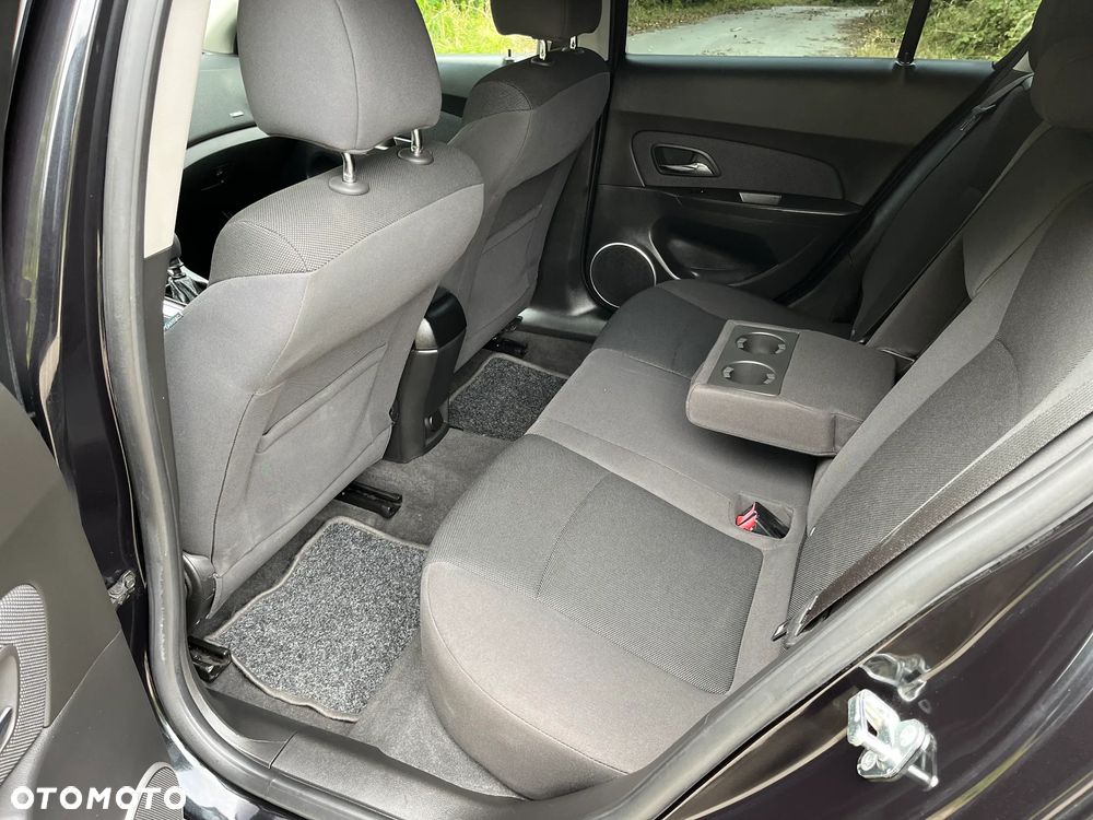 Chevrolet Cruze 1.6 LT - 11