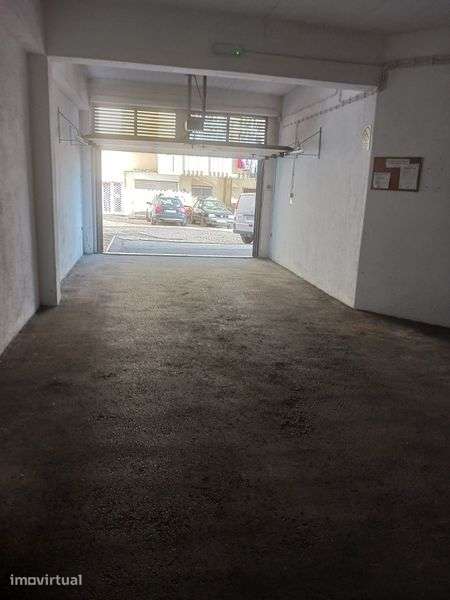 Garagem e arrecadação rinhoa bons acessos - Grande imagem: 4/5