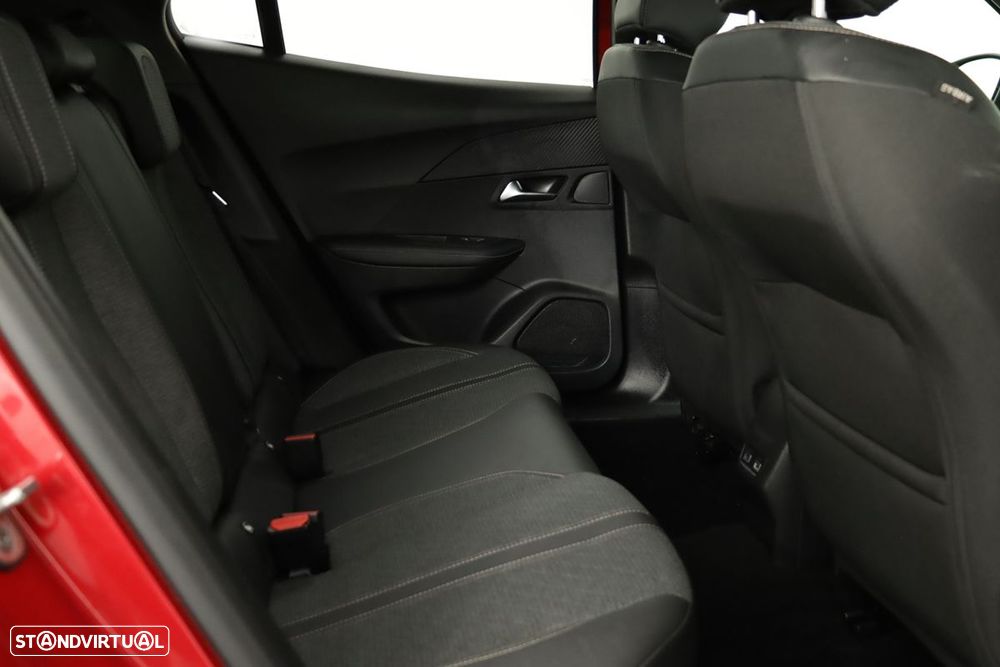 Peugeot 2008 1.2 PureTech Allure - 23