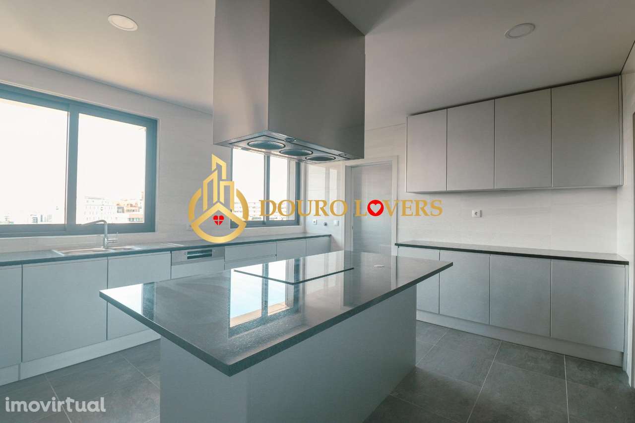 Penthouse T4 na Avenida da Boavista - Grande imagem: 2/35