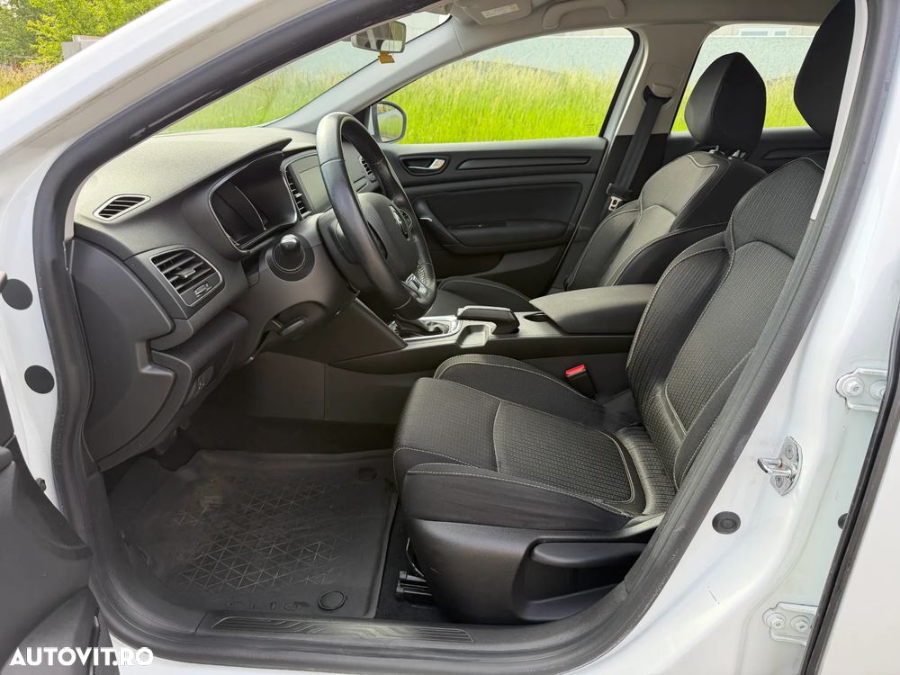 Renault Megane BLUE dCi EDC Intens - 11