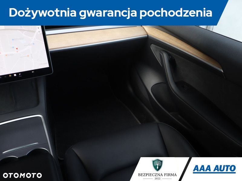 Tesla Model 3 - 10