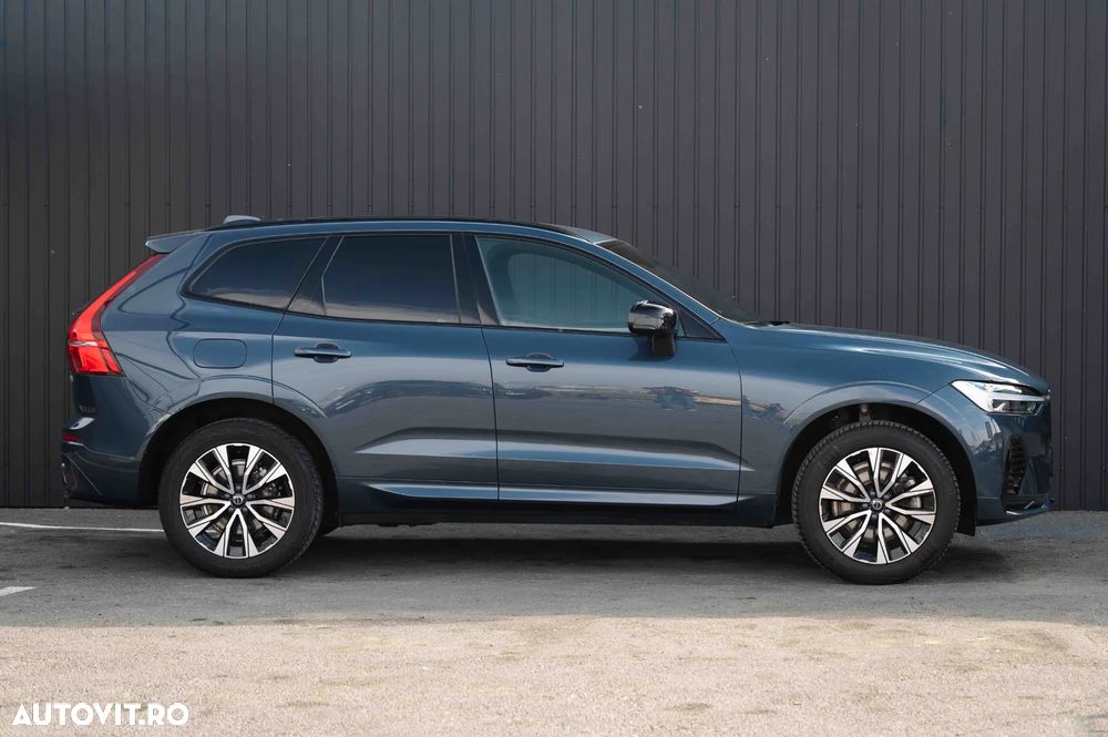 Volvo XC 60 B4 MHEV AT AWD Plus Dark - 5
