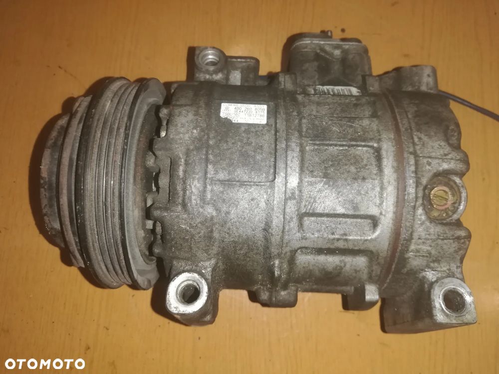 kompresor sprężarka klimatyzacji AUDI Vw 4B0260805B