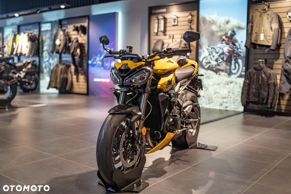 Triumph Street Triple - 9