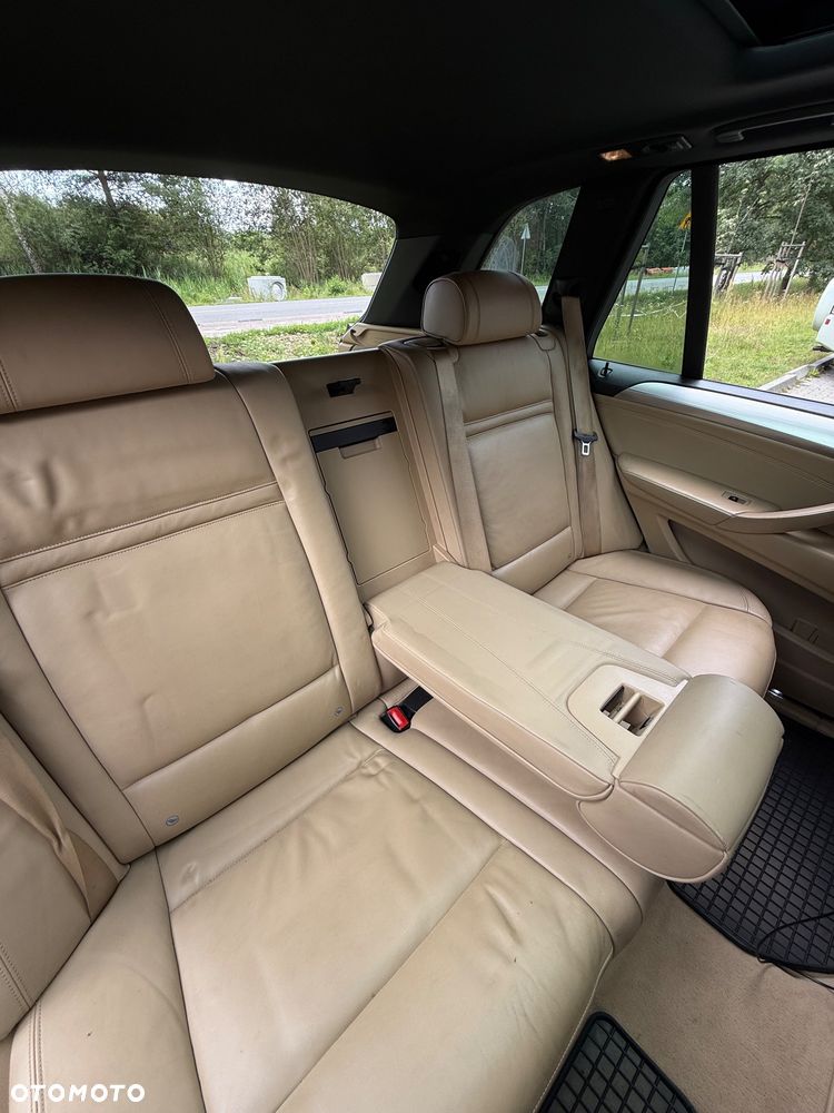 BMW X5 4.8i xDrive - 13