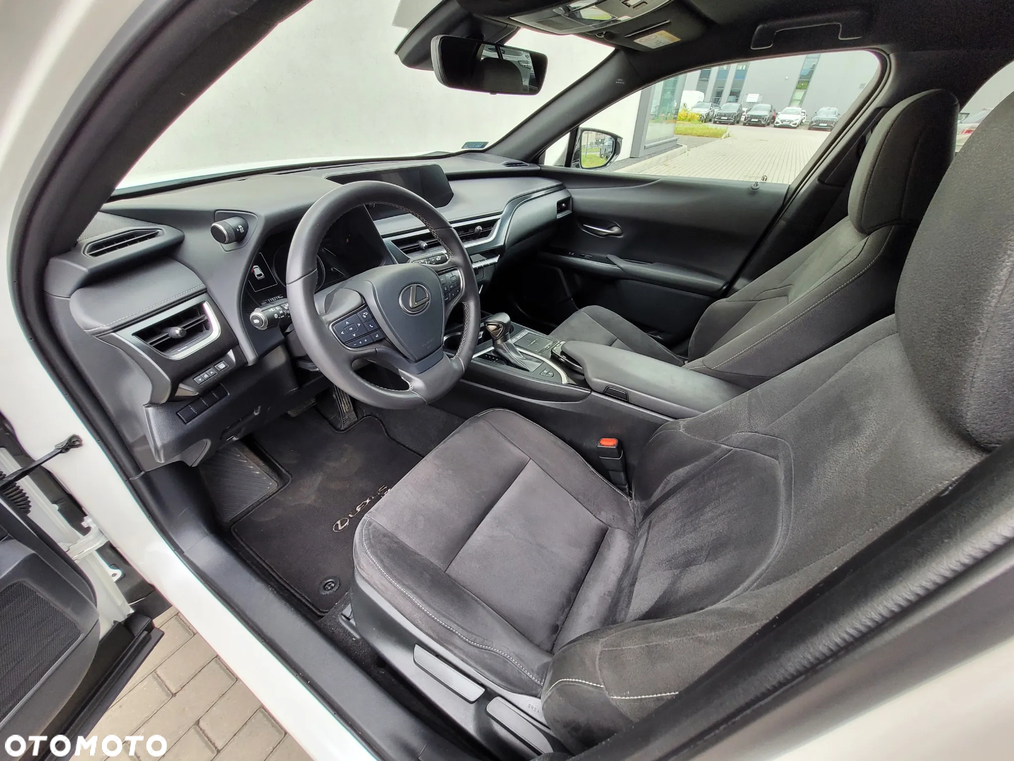 Lexus UX 250h Elegance 2WD - 3