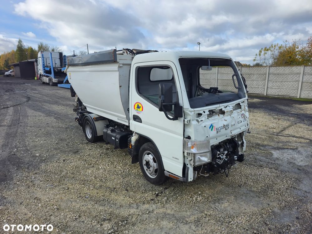 Mitsubishi CANTER FUSO - 1