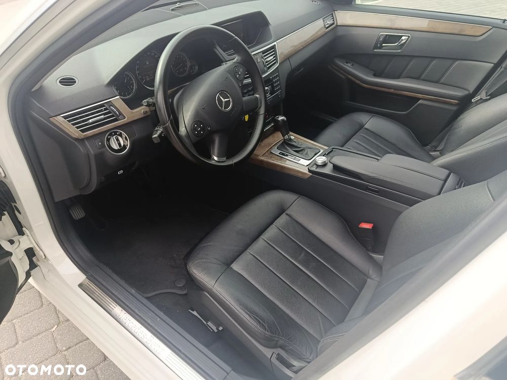 Mercedes-Benz Klasa E - 19