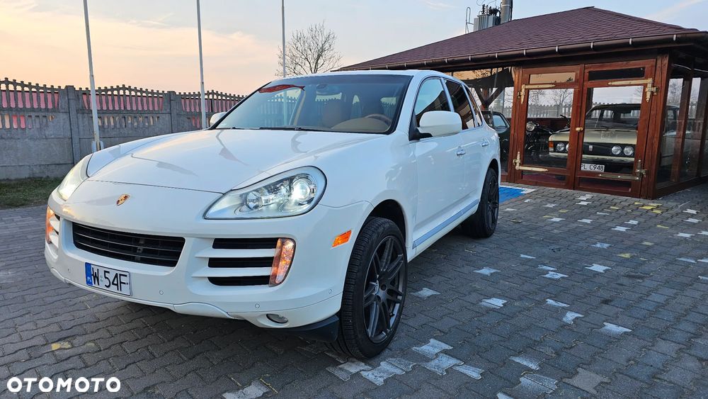 Porsche Cayenne - 1