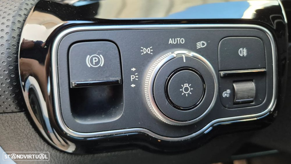 Mercedes-Benz CLA 180 d 8G-DCT Edition Progressive Line - 14