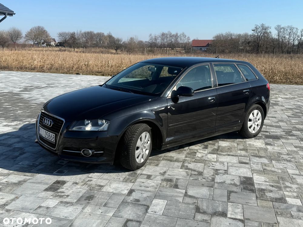Audi A3 Sportback - 1
