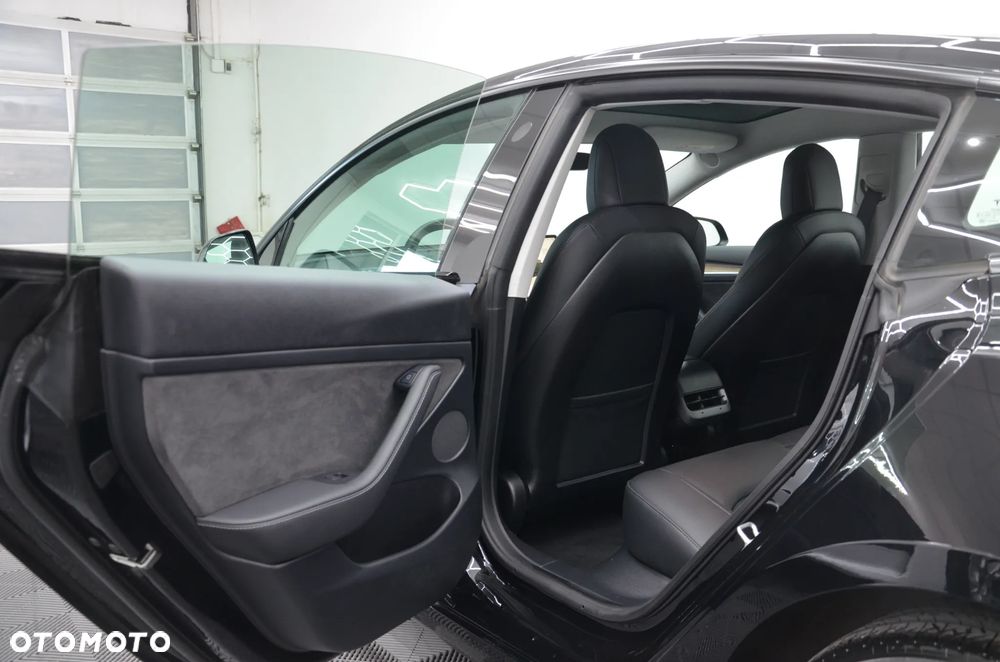 Tesla Model 3 Langstreckenbatterie Allradantrieb Dual Motor - 12