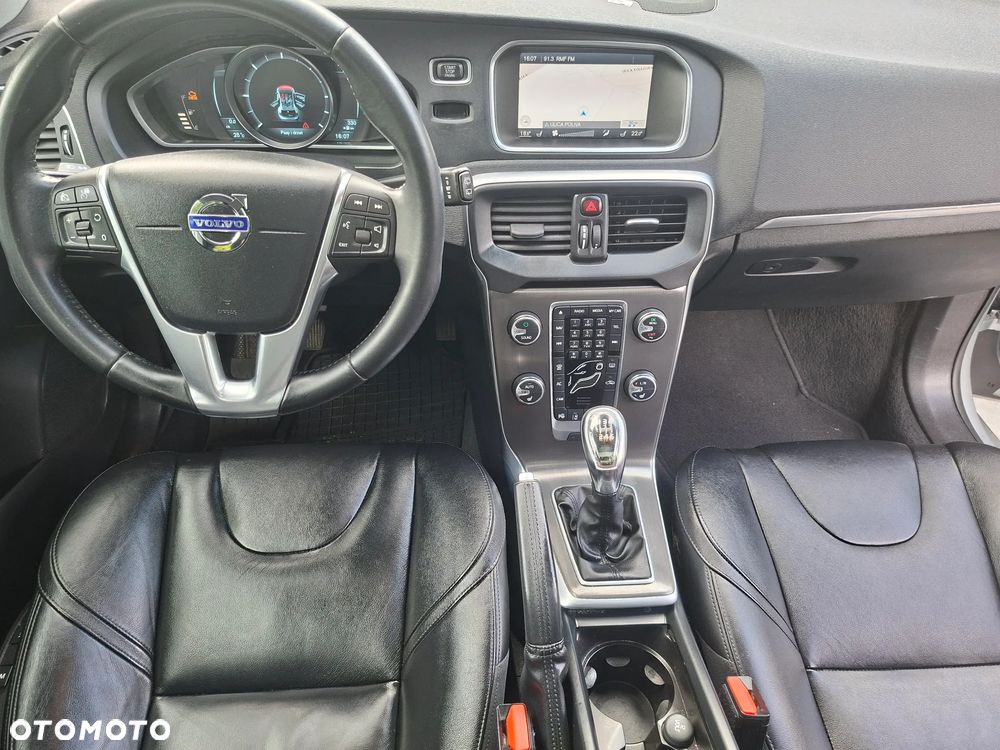 Volvo V40 D2 R-Design Summum - 14