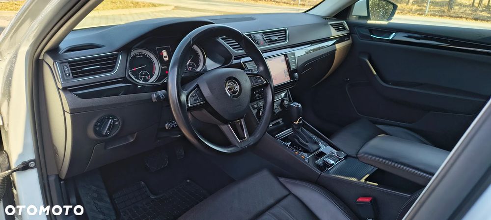 Skoda Superb 2.0 TDI L&K DSG - 8