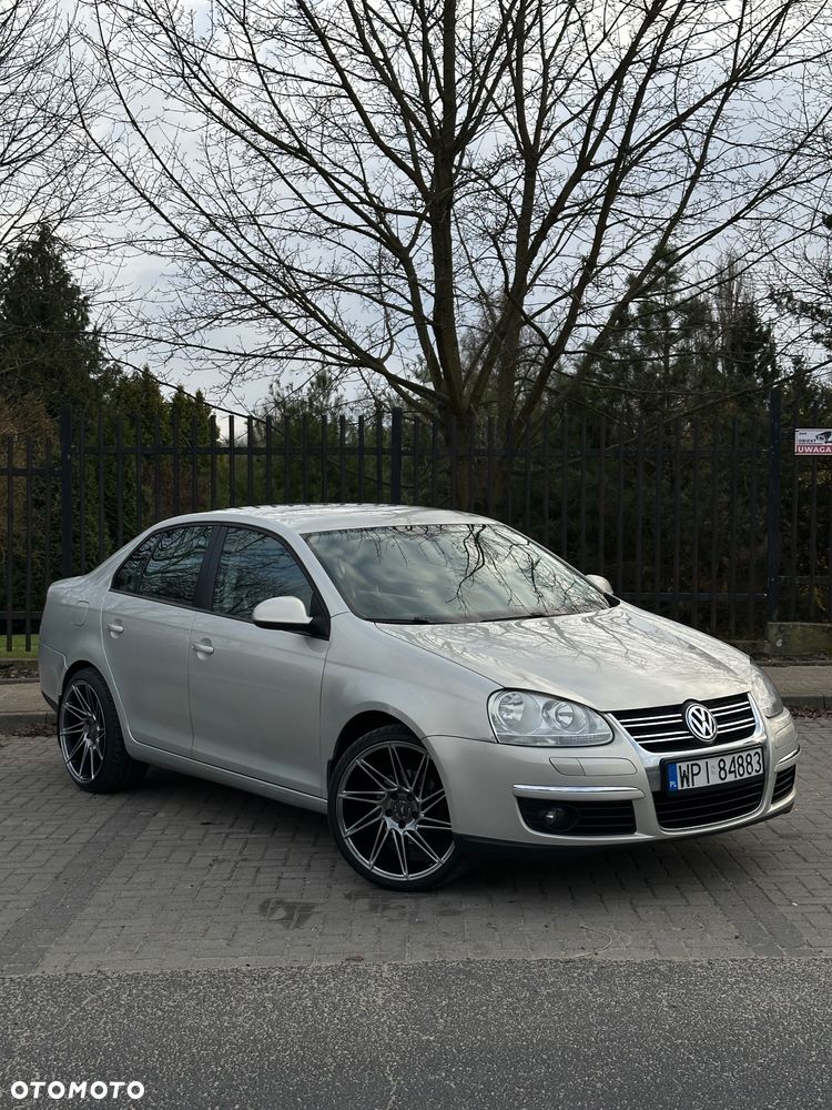 Volkswagen Jetta 1.4 TSI Trendline - 1