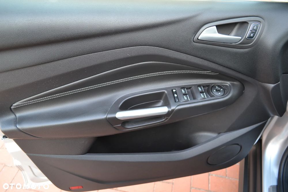 Ford Grand C-MAX - 24