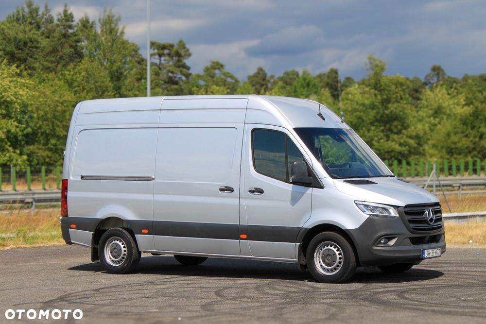 Mercedes-Benz Sprinter - 12