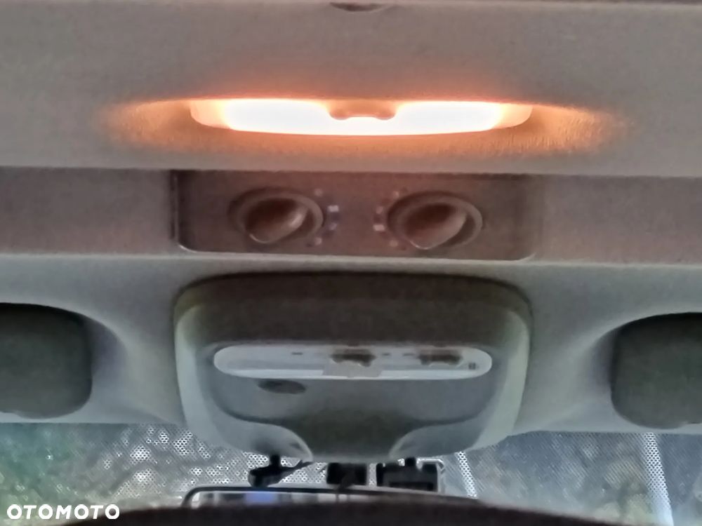 Renault Trafic - 19