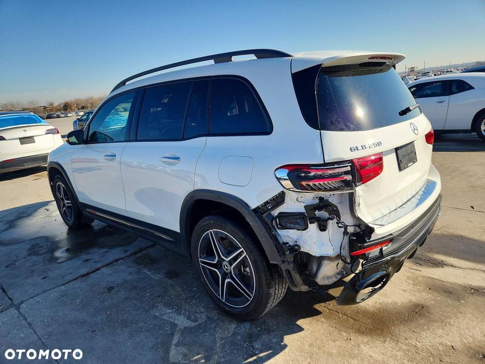 Mercedes-Benz GLB 250 4Matic 8G-DCT AMG Line - 2