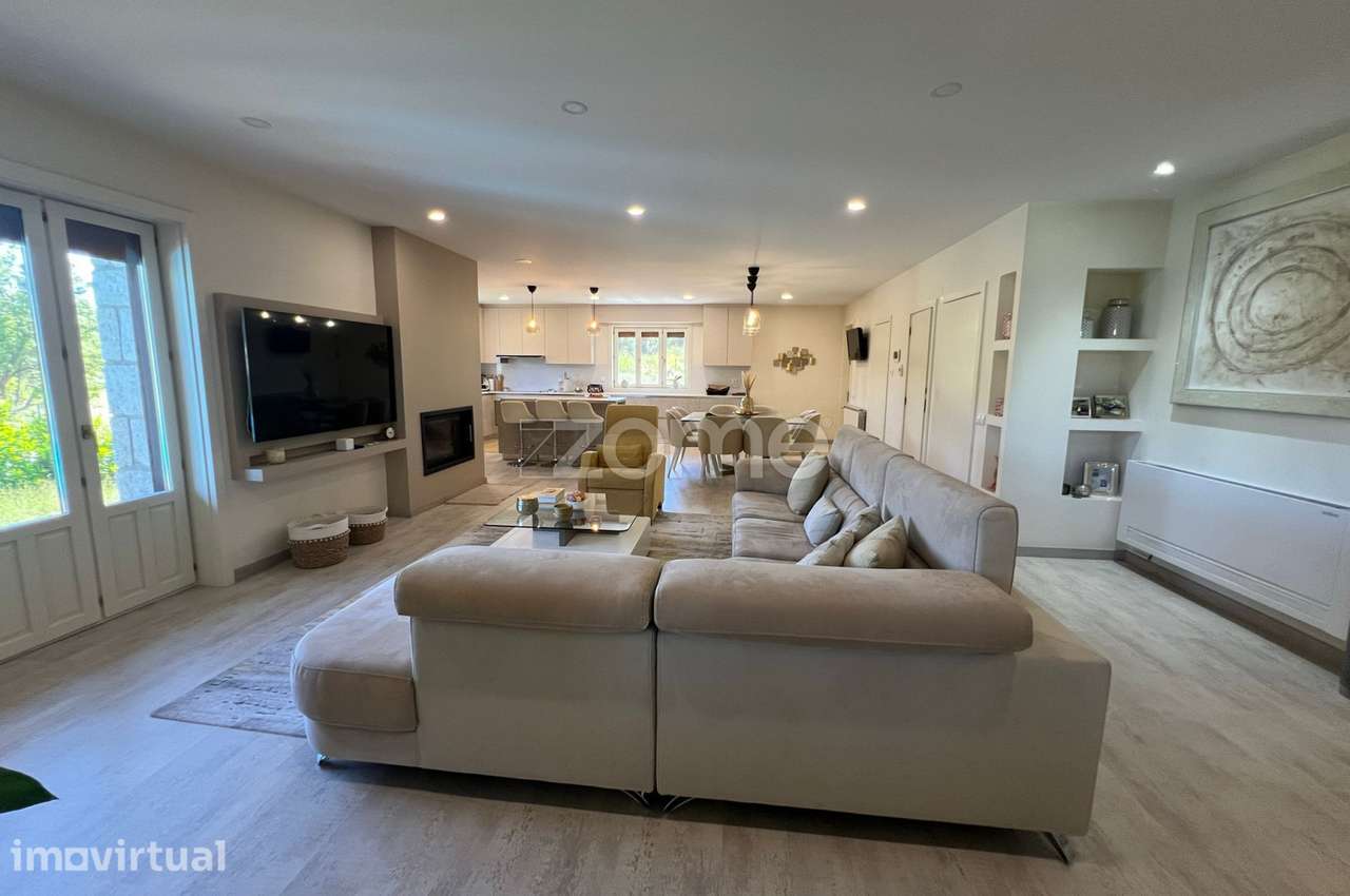 Moradia T4 com Espaço e Conforto com jardim e Garagem - Grande imagem: 4/26
