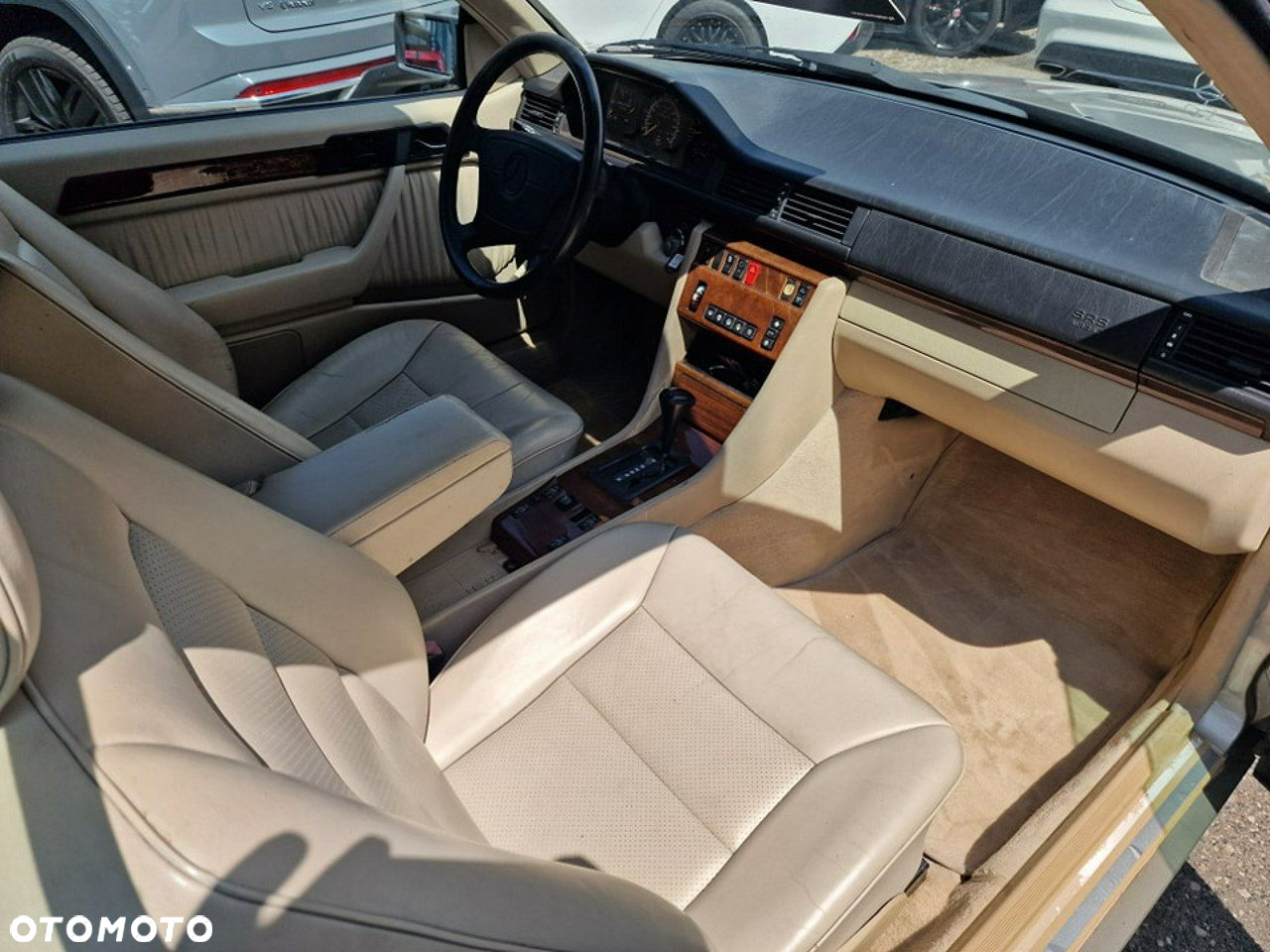 Mercedes-Benz Klasa E 320 - 17