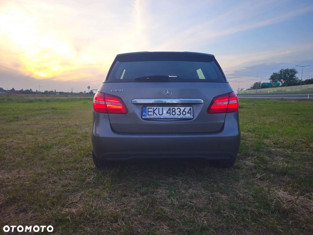 Mercedes-Benz Klasa B 180 AMG Line - 3