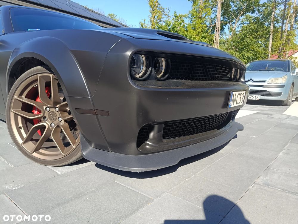 Dodge Challenger - 15