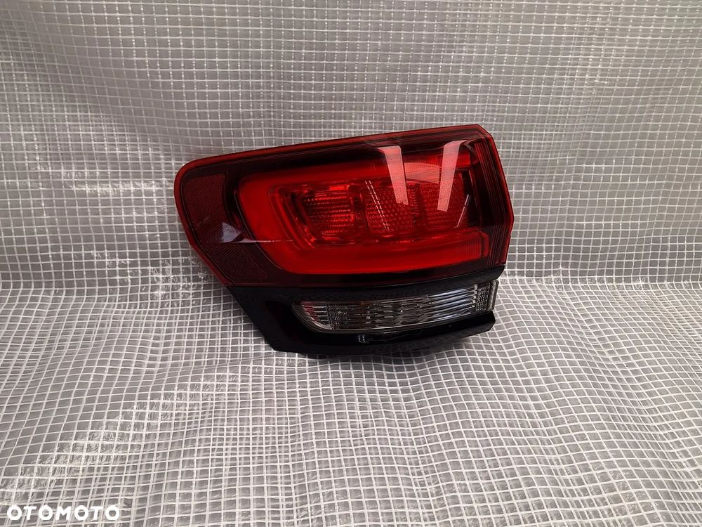 lampa tyl tylna lewa jeep grand cherokee wk IV lift 2017- 68142941af europa orginal demontaz - 2