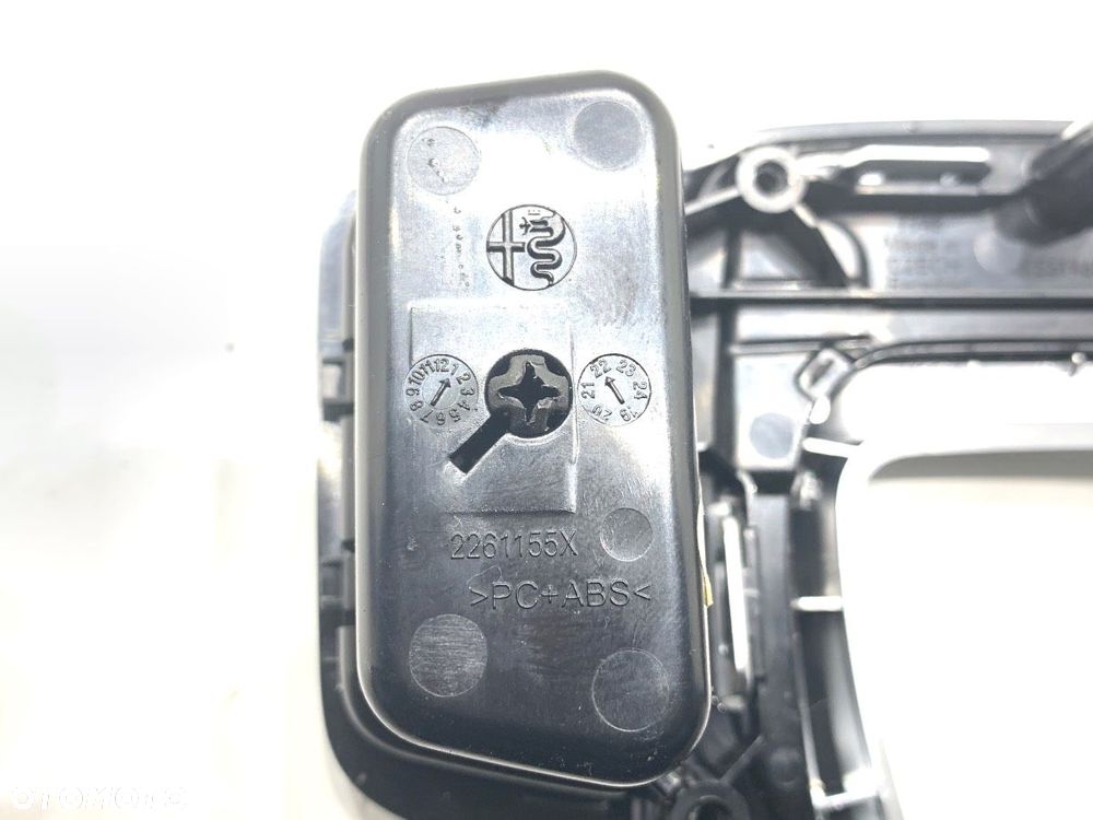 RAMKA ZMIANY BIEGÓW  ALFA ROMEO STELVIO (949_) 2016 - 2022 2.0 Q4 (949.AXA2A) 206 kW [280 KM] - 3