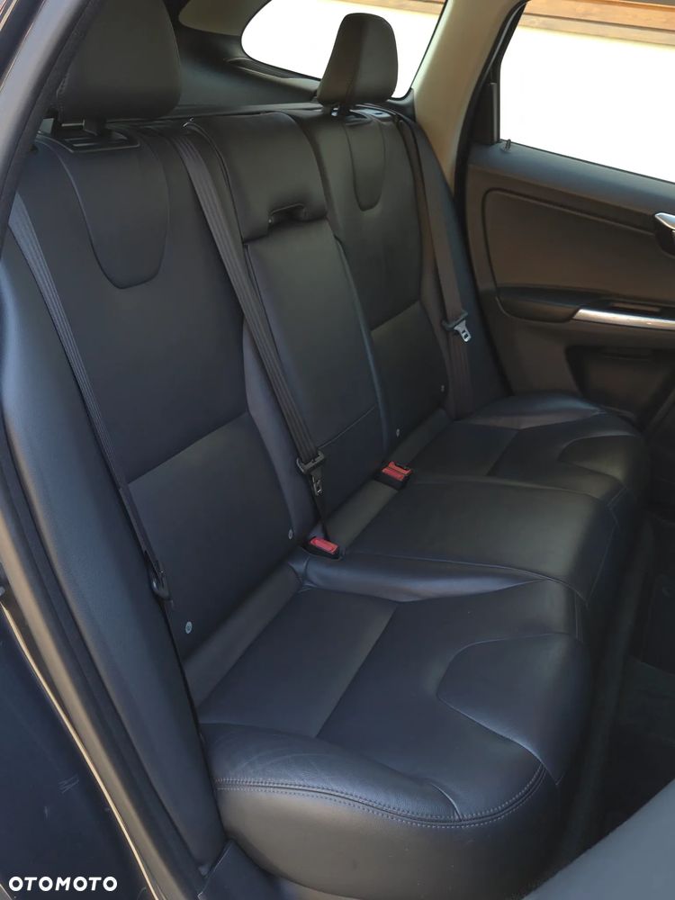 Volvo XC 60 D4 Drive-E R-Design Momentum - 27