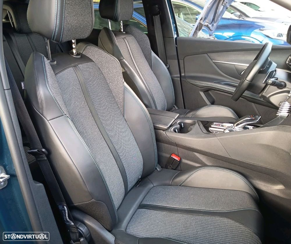 Peugeot 3008 1.6 Hybrid Allure e-EAT8 - 4