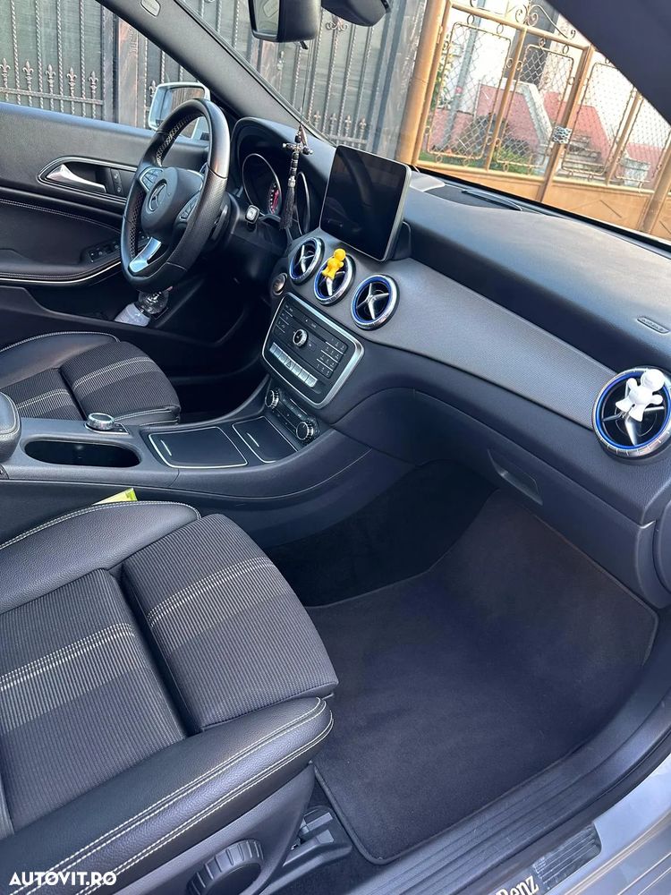 Mercedes-Benz CLA 180 7G-DCT - 18