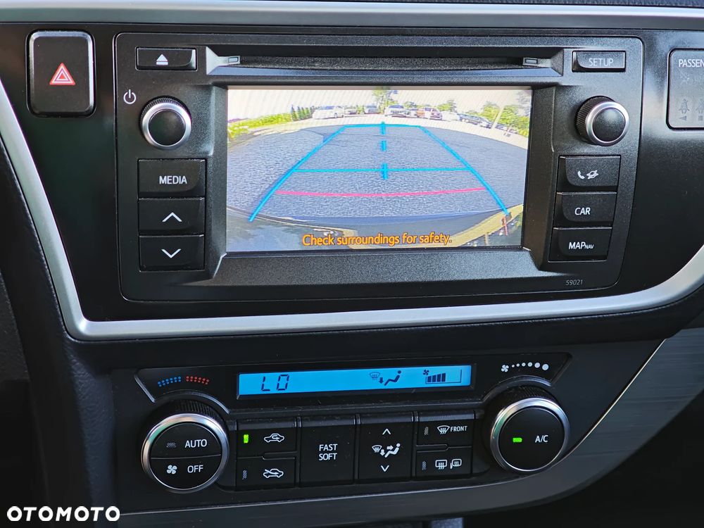 Toyota Auris - 10