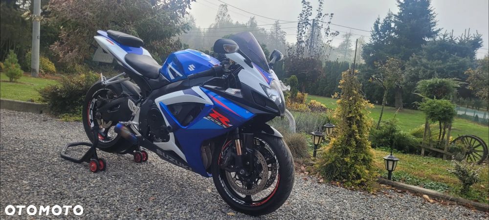 Suzuki GSX-R - 1