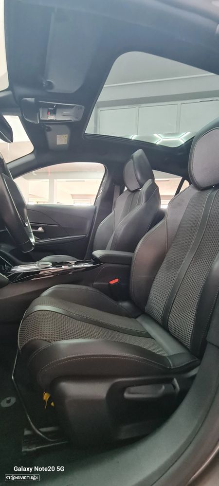 Peugeot 208 1.2 PureTech Allure Pack EAT8 - 31