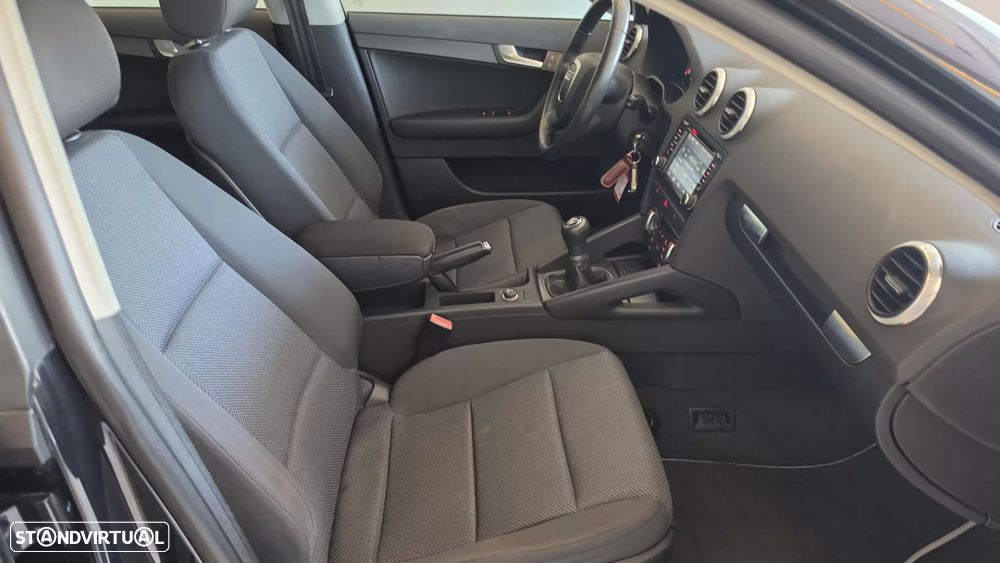 Audi A3 Sportback 2.0 TDi Attraction Business Line - 44