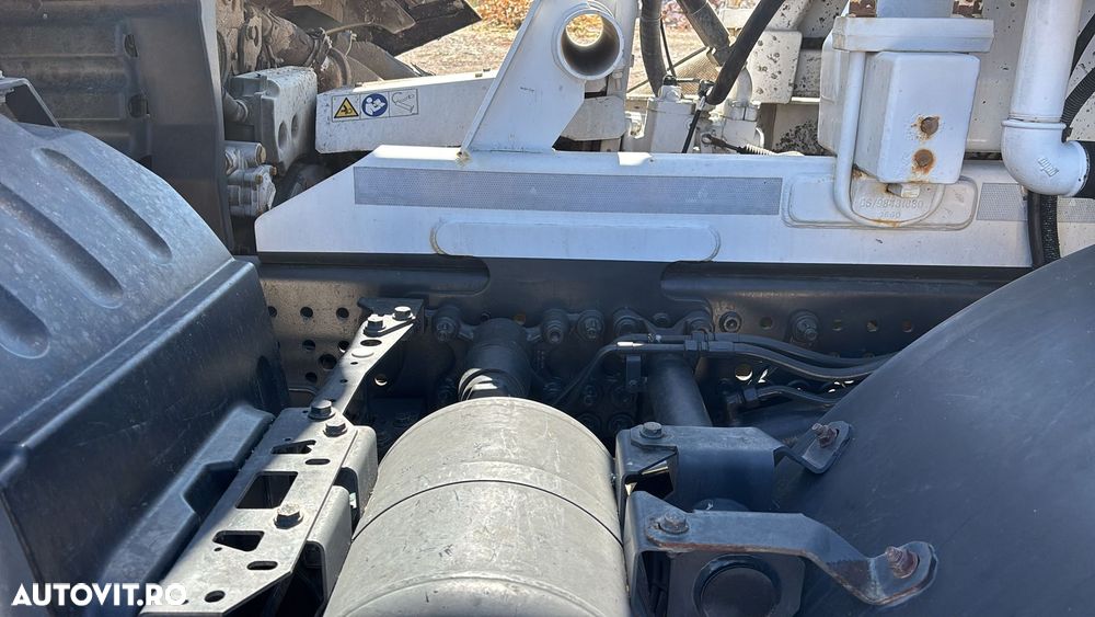 Mercedes-Benz Arocs - 9