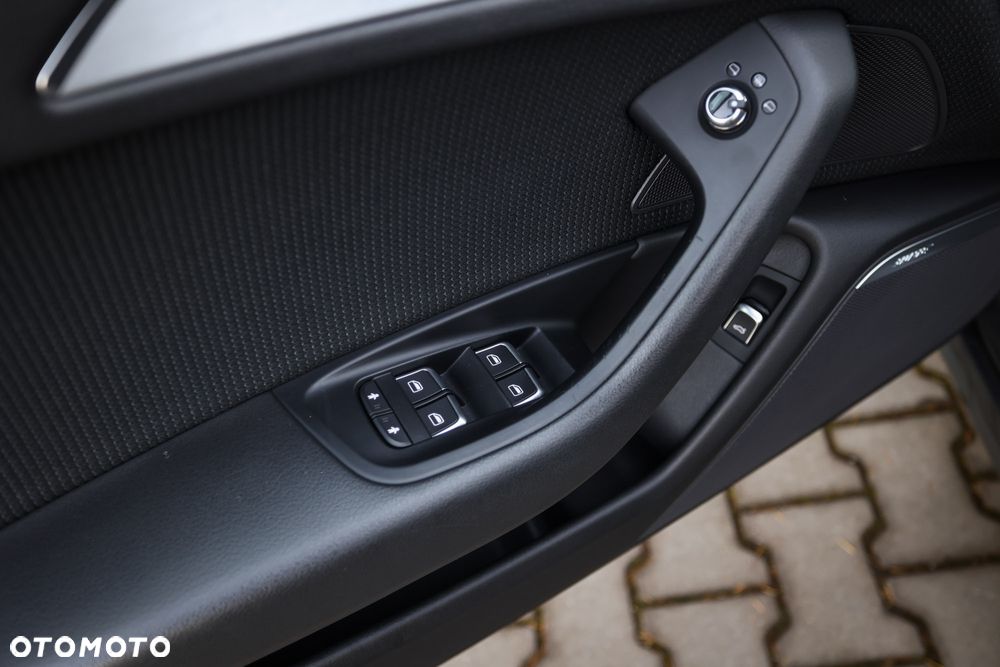 Audi A6 Avant 2.0 TDI Ultra DPF S tronic - 17