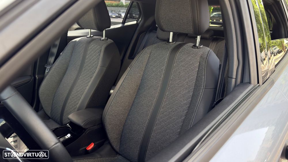 Peugeot 2008 1.2 PureTech Allure EAT8 - 9