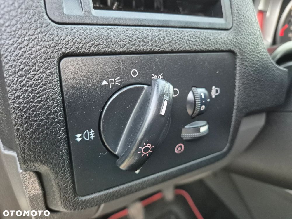 Ford Kuga 2.0 TDCi 2x4 Titanium - 11