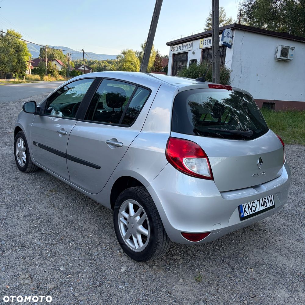 Renault Clio 1.2 16V 75 TomTom Edition - 6