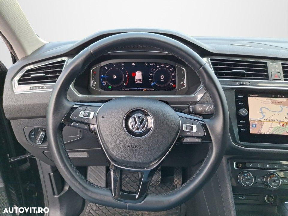 Volkswagen Tiguan - 10