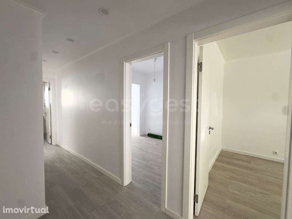 Espetacular Apartamento T3 com logradouro em Amora - Grande imagem: 5/17