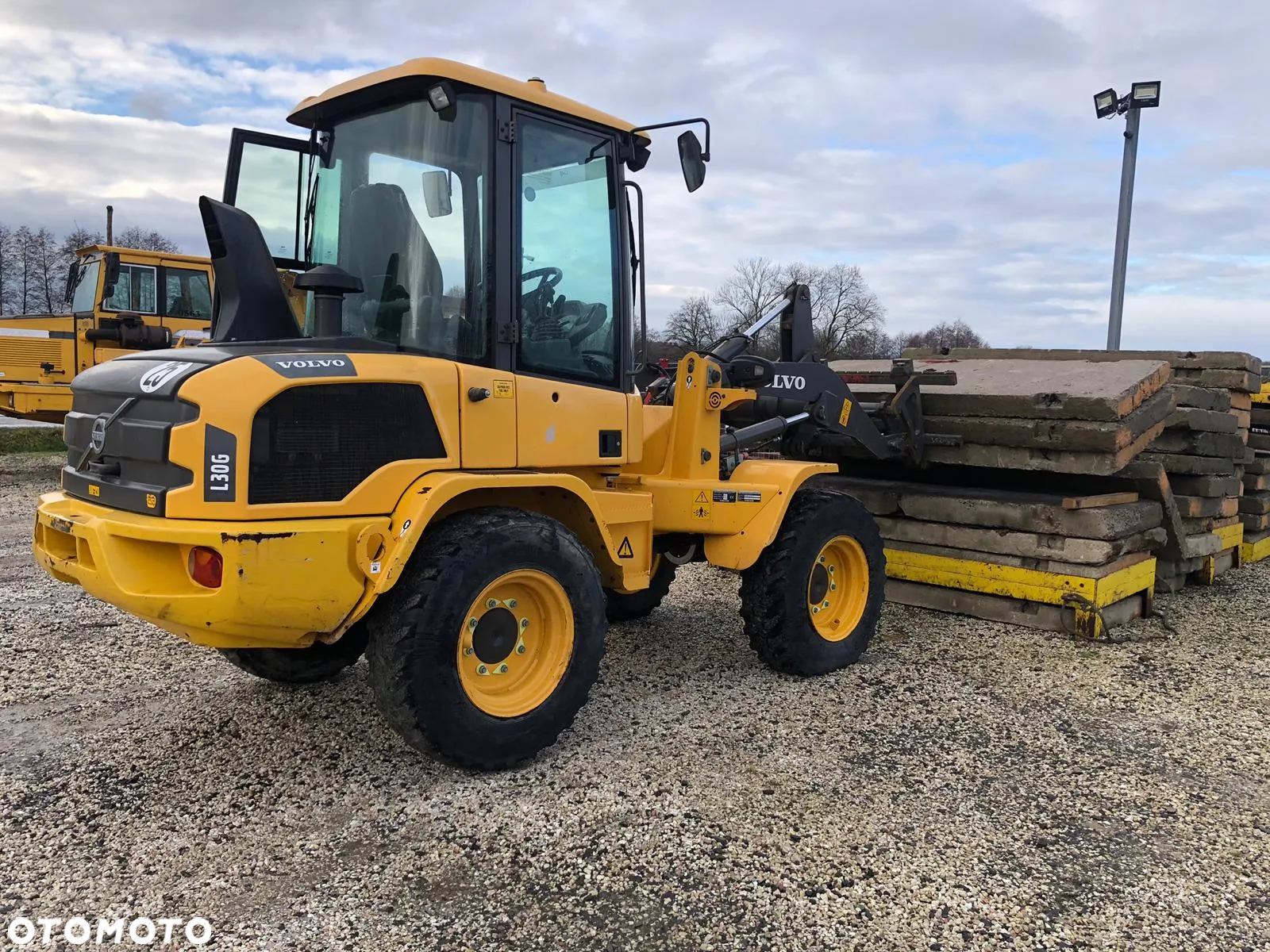 Volvo L30G - 11