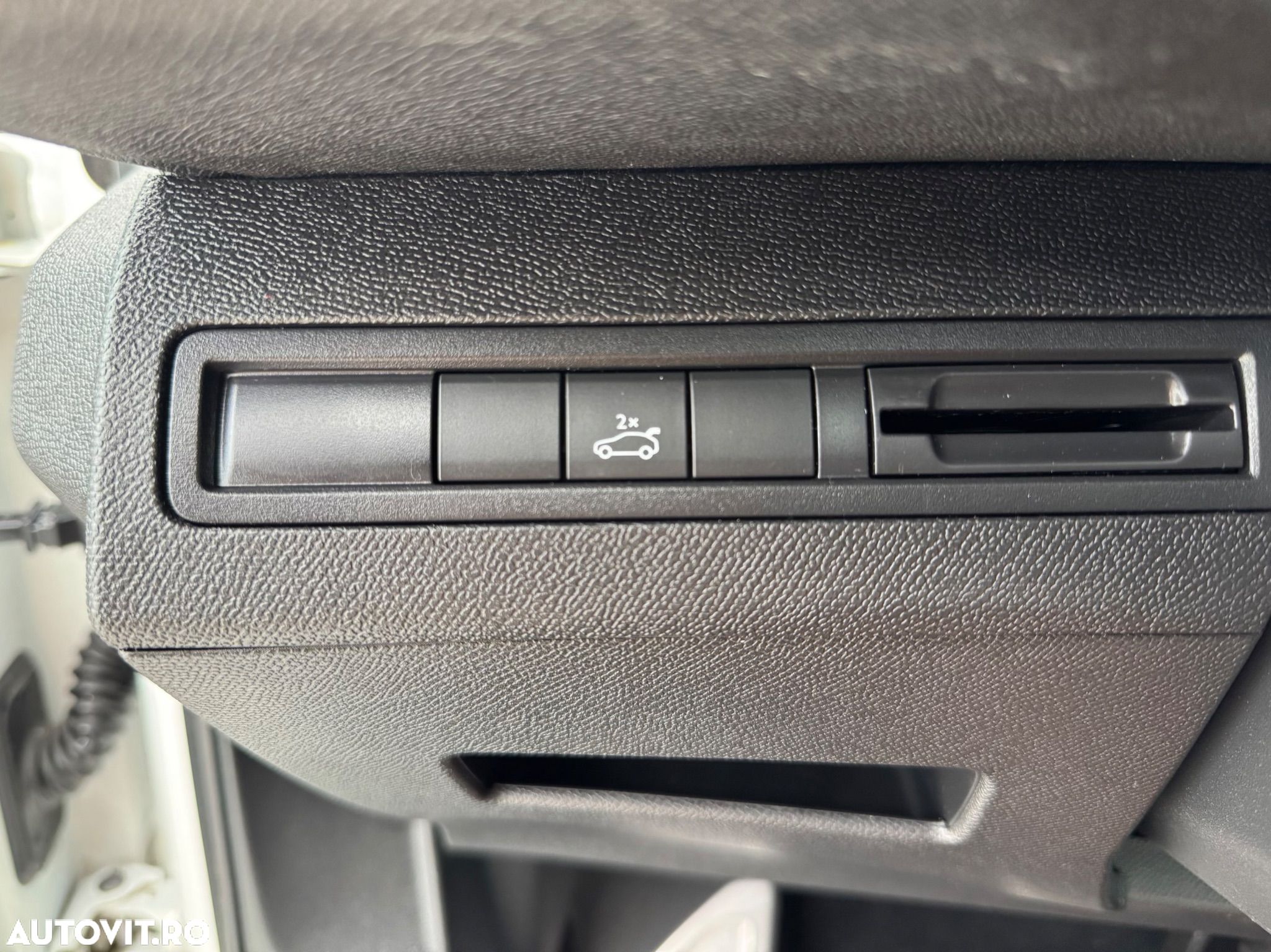 Peugeot 3008 BlueHDi 130 Stop & Start EAT8 Roadtrip - 31