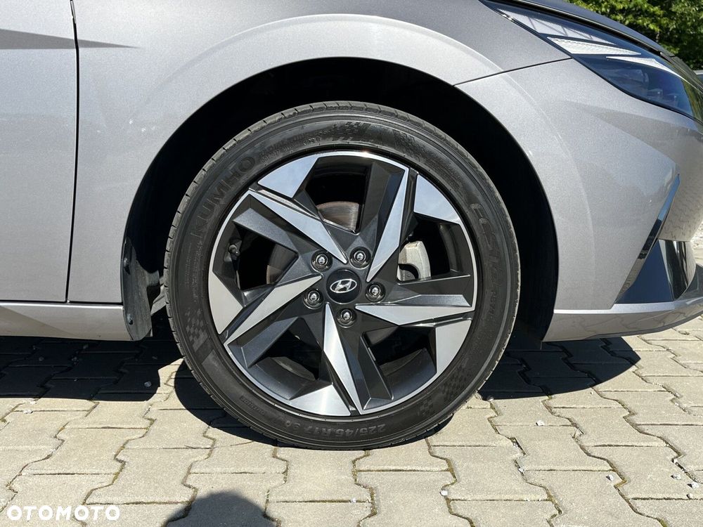 Hyundai Elantra - 26